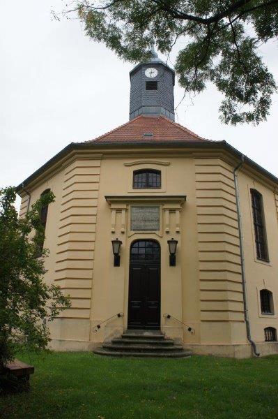 Oktogonale Kirche in Golzow